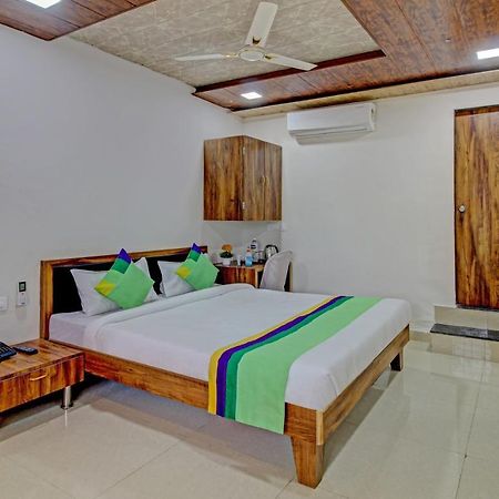 Sai Samrat Resort Сатара Экстерьер фото