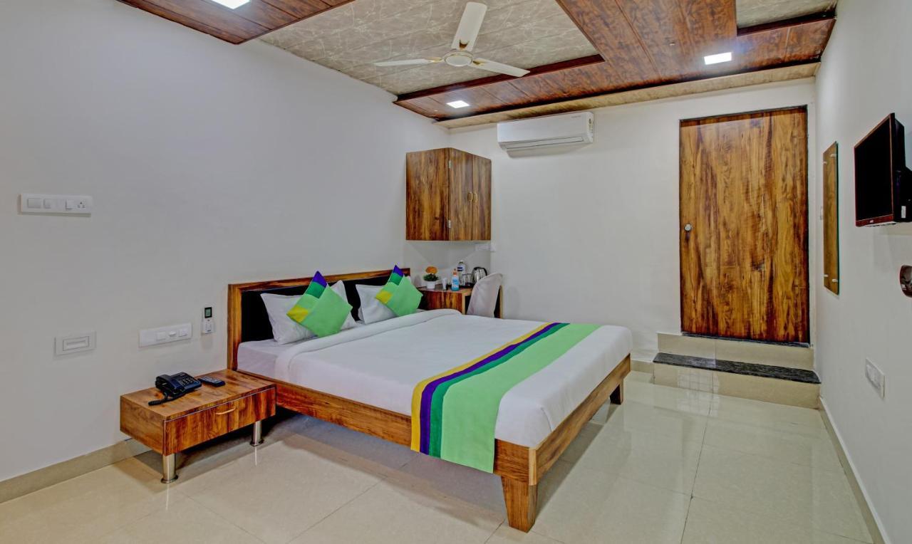 Sai Samrat Resort Сатара Экстерьер фото