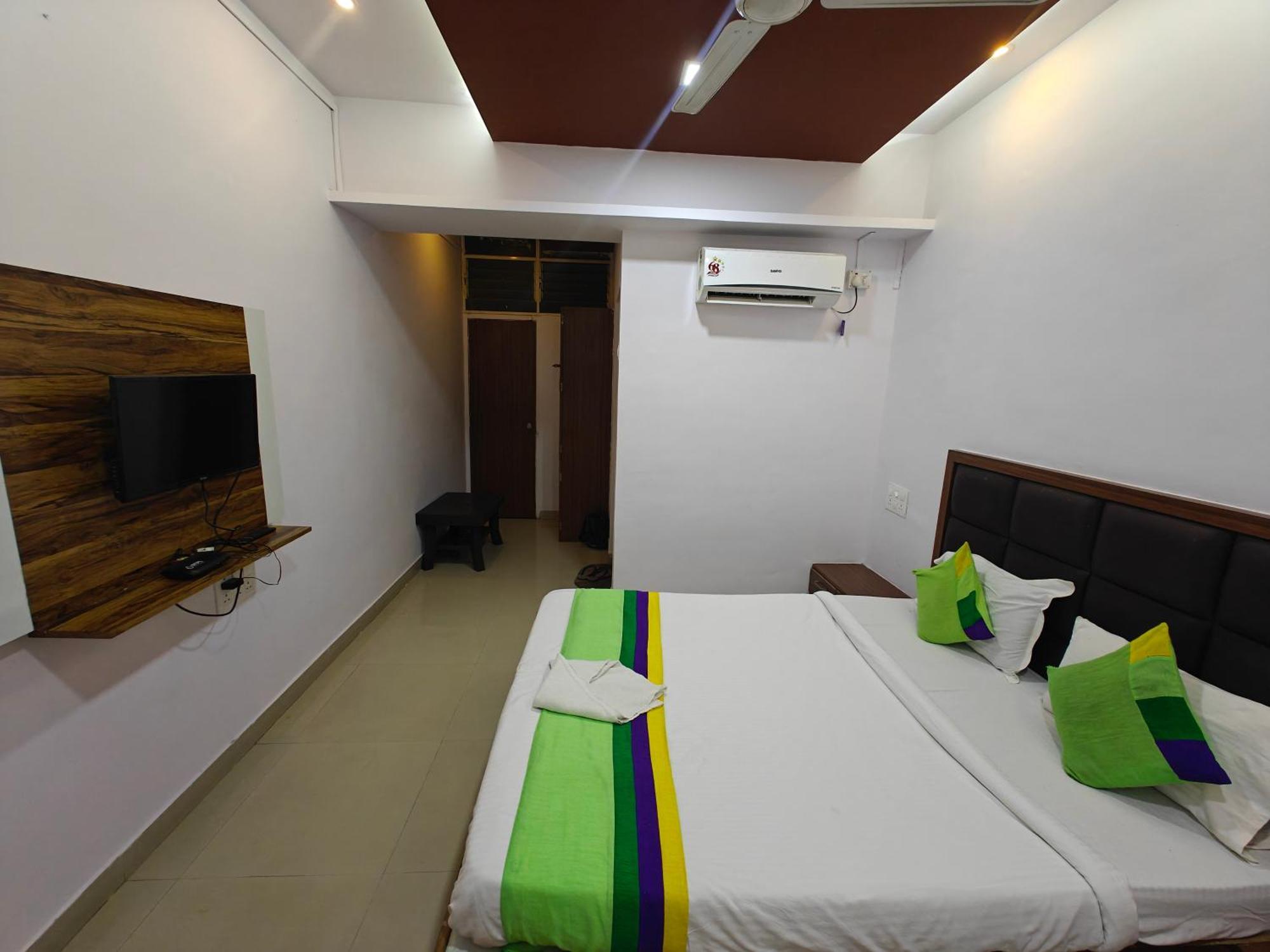 Sai Samrat Resort Сатара Экстерьер фото